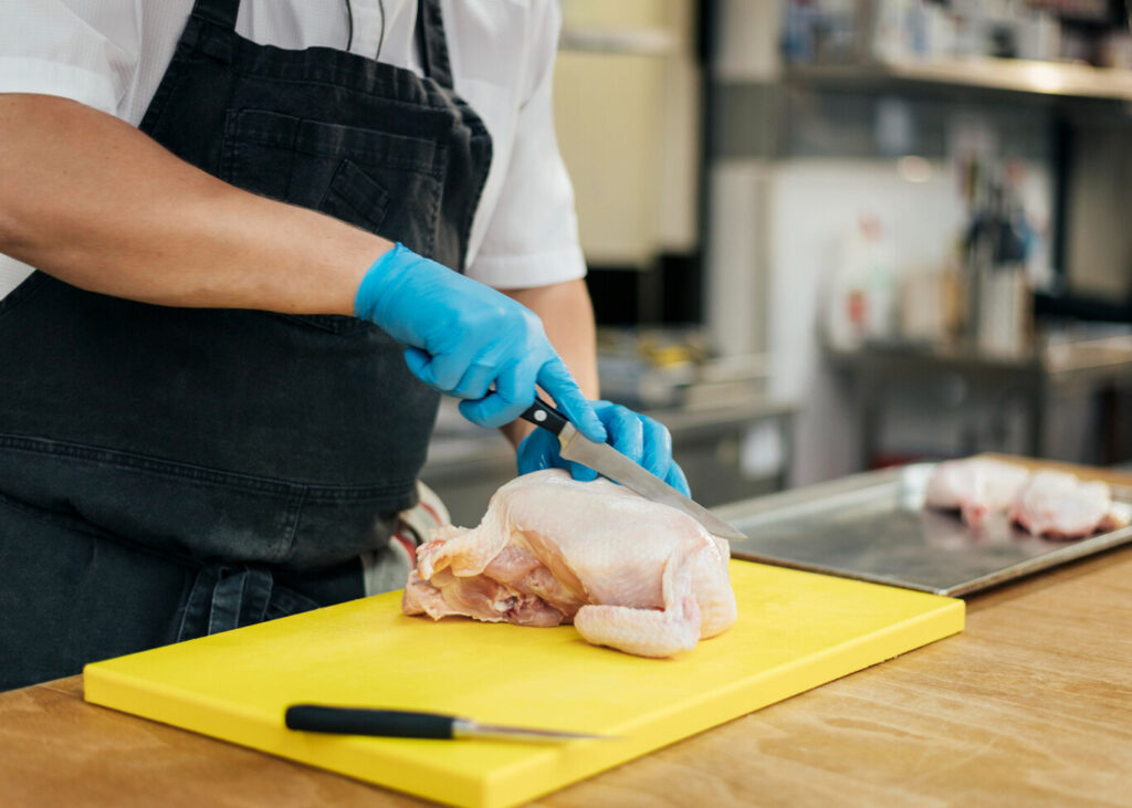higiene al cocinar pollo